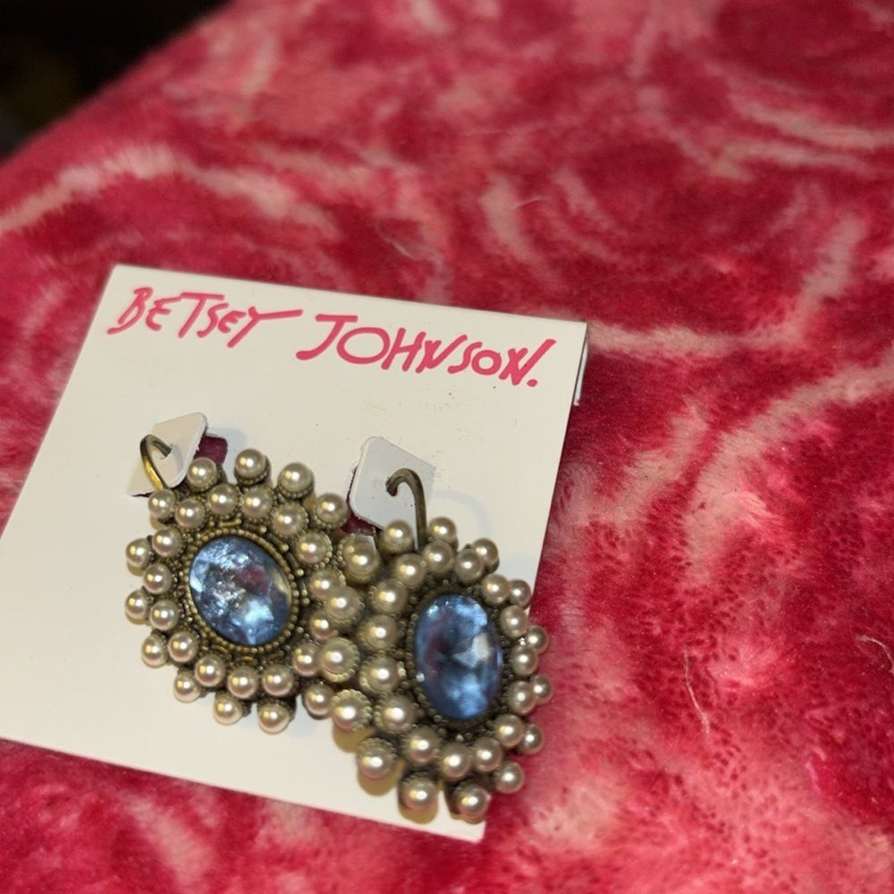 Betsey Johnson earrings. Bluestone with white pearls. - Picture 5 of 6